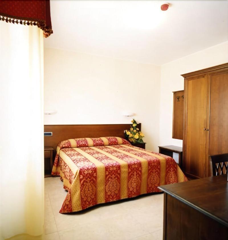 Hotel Tiziana Montepulciano Stazione Eksteriør billede