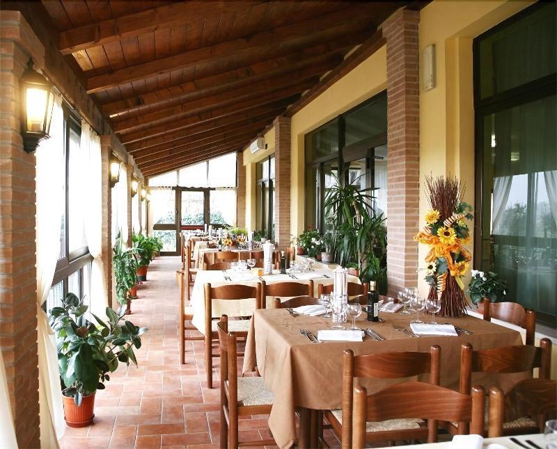 Hotel Tiziana Montepulciano Stazione Eksteriør billede