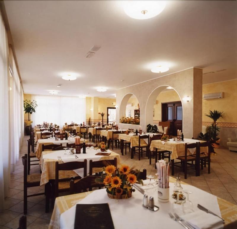Hotel Tiziana Montepulciano Stazione Eksteriør billede