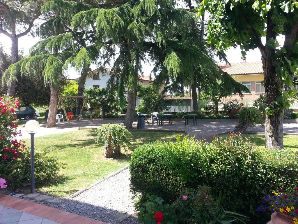 Hotel Tiziana Montepulciano Stazione Eksteriør billede