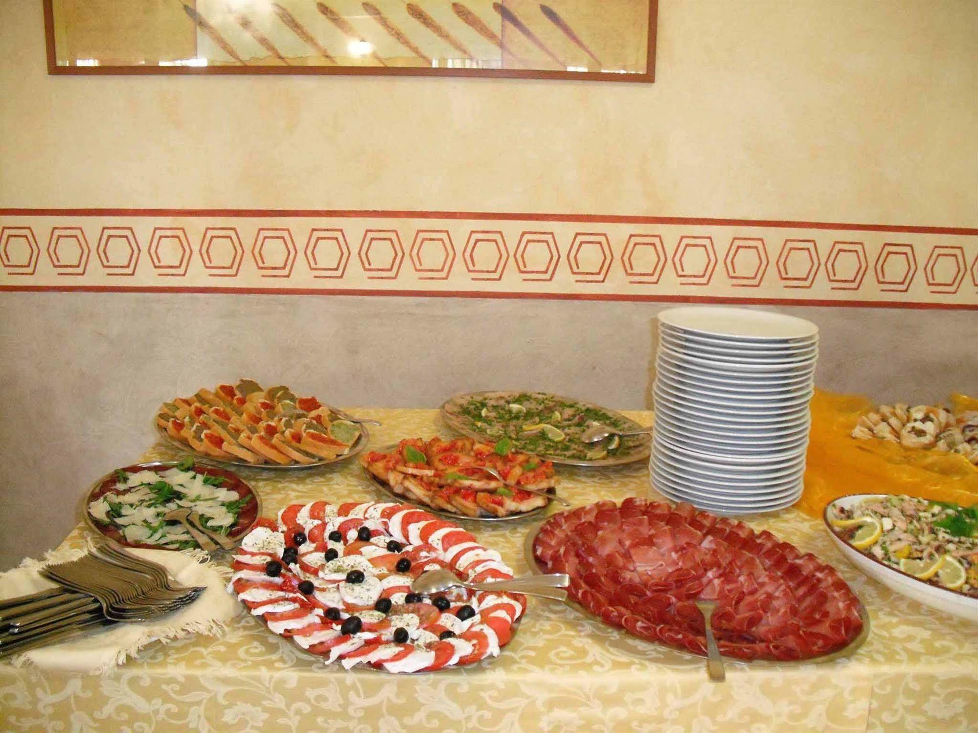 Hotel Tiziana Montepulciano Stazione Eksteriør billede