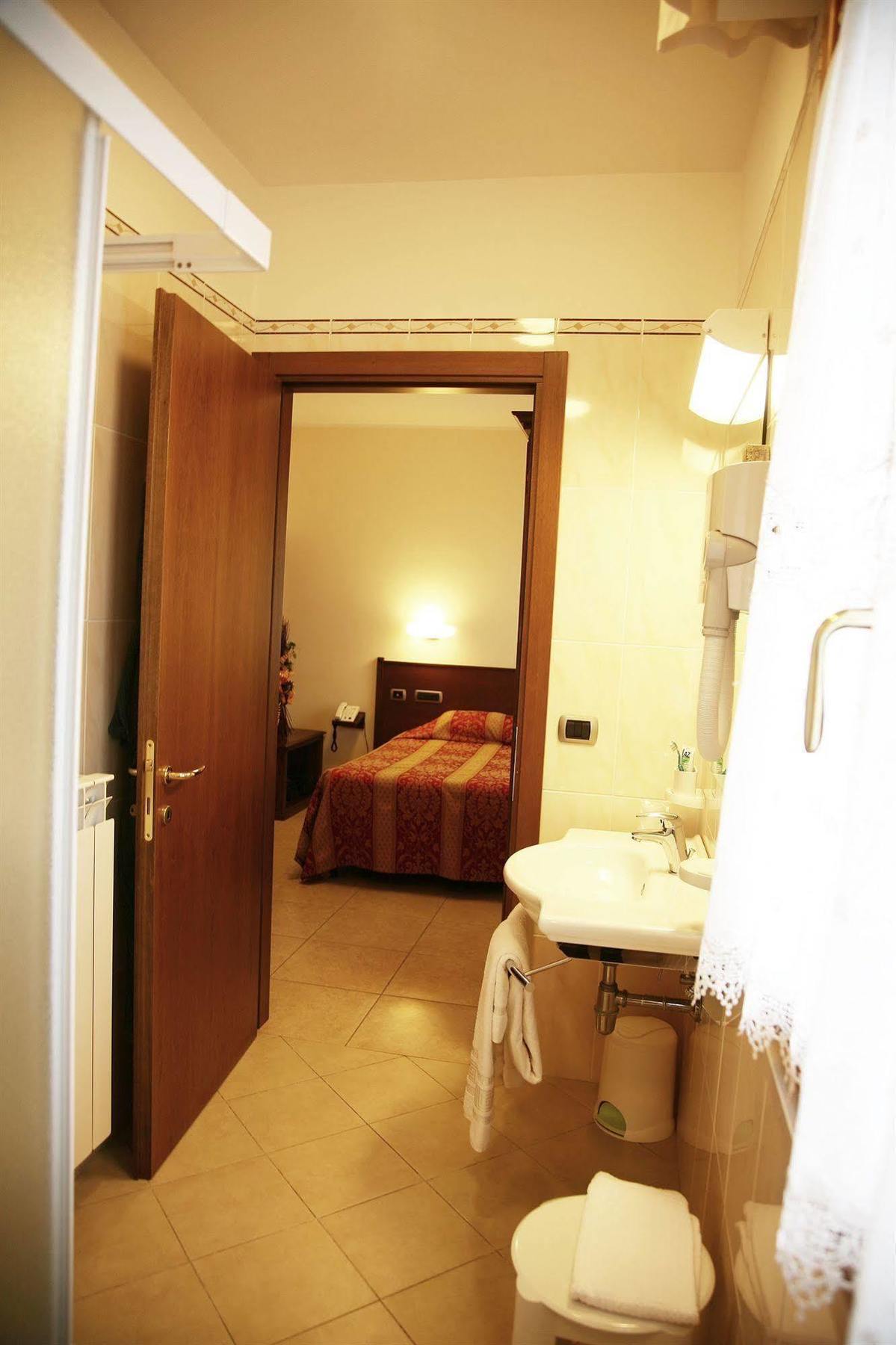 Hotel Tiziana Montepulciano Stazione Eksteriør billede